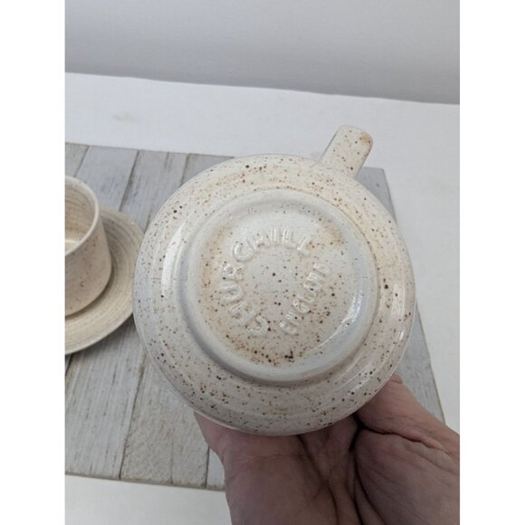 Set of 2 Homespun Stonecast Churchill Wild Strawberry Tea Cups & Saucers - Picture 6 of 8